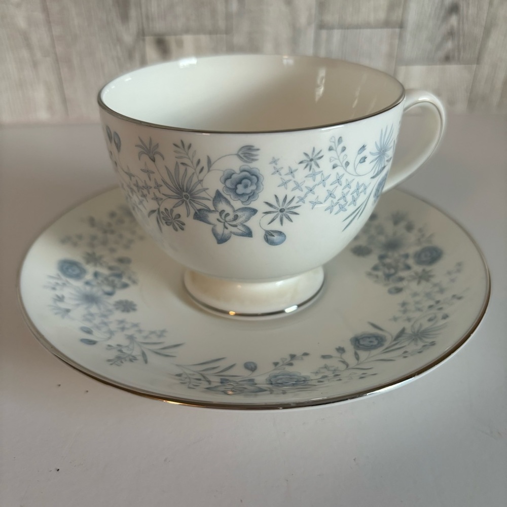 Wedgwood Cup Saucer Set Belle Fleur Footed Blue Flowers Platinum Rim Bone China